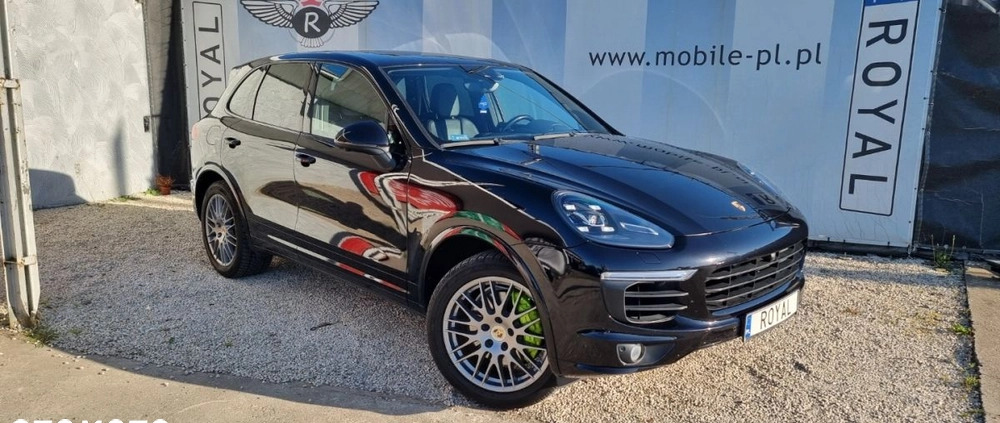 Porsche Cayenne cena 199000 przebieg: 70000, rok produkcji 2017 z Józefów małe 529